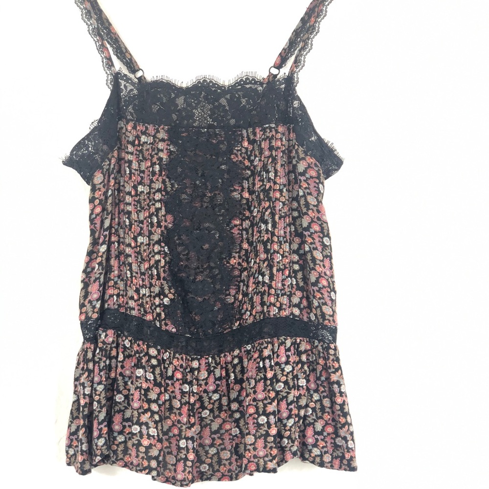 ❤️ 3/$30 AEO 🦅 black floral with lace trim…